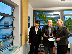 Staatssekretärin Iris Gleicke mit Ernst Hommer und Heidrun Hommer von EuroLam (v.r.n.l.) © EuroLam GmbH